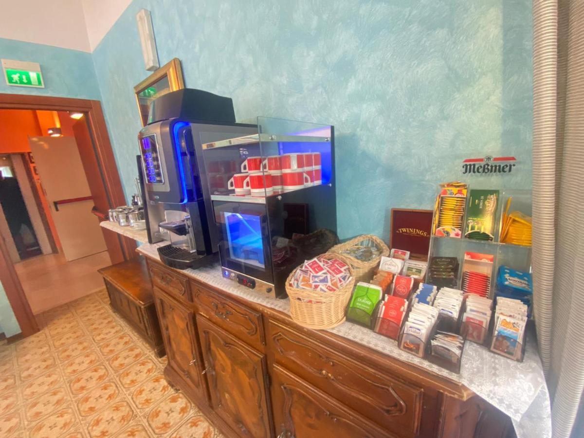 Hotel Tilly Cesenatico Kültér fotó