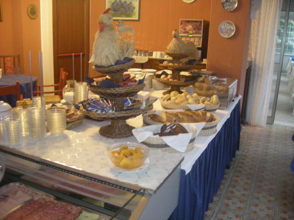 Hotel Tilly Cesenatico Kültér fotó