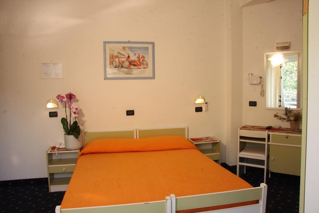 Hotel Tilly Cesenatico Kültér fotó