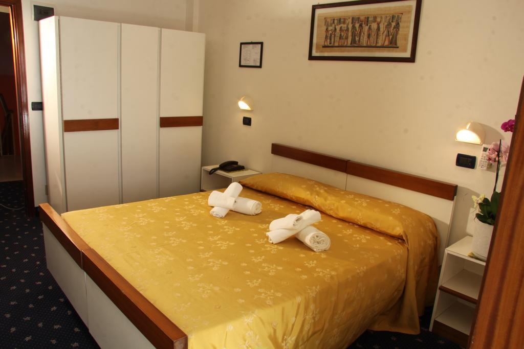 Hotel Tilly Cesenatico Kültér fotó