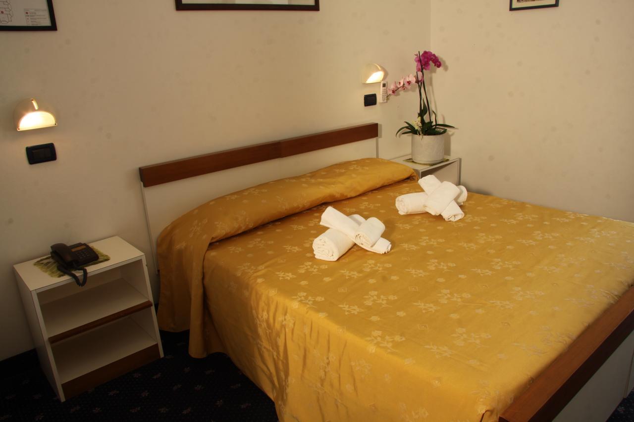 Hotel Tilly Cesenatico Kültér fotó