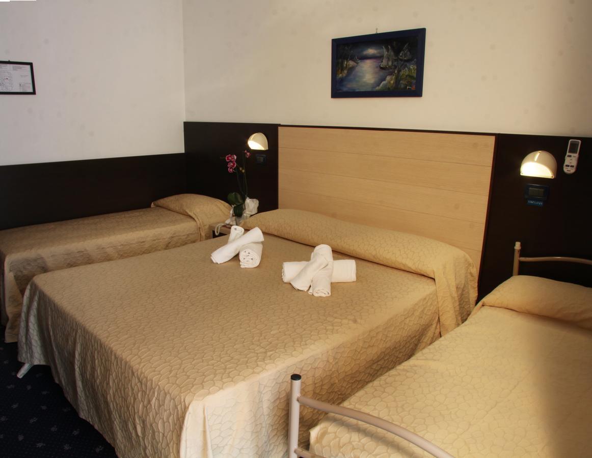 Hotel Tilly Cesenatico Kültér fotó