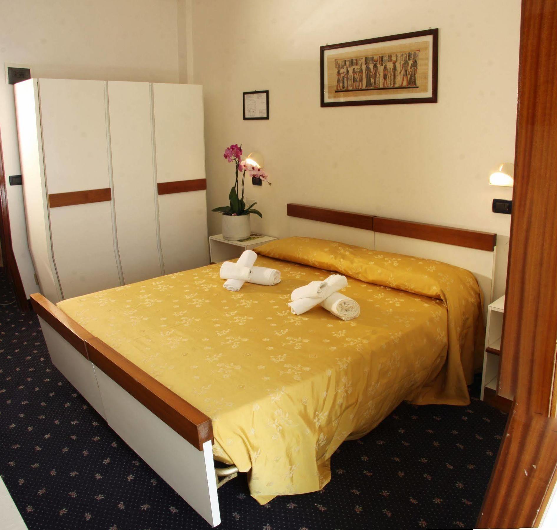 Hotel Tilly Cesenatico Kültér fotó