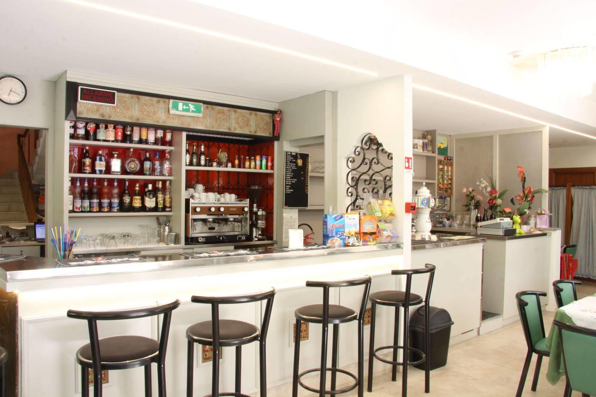 Hotel Tilly Cesenatico Kültér fotó