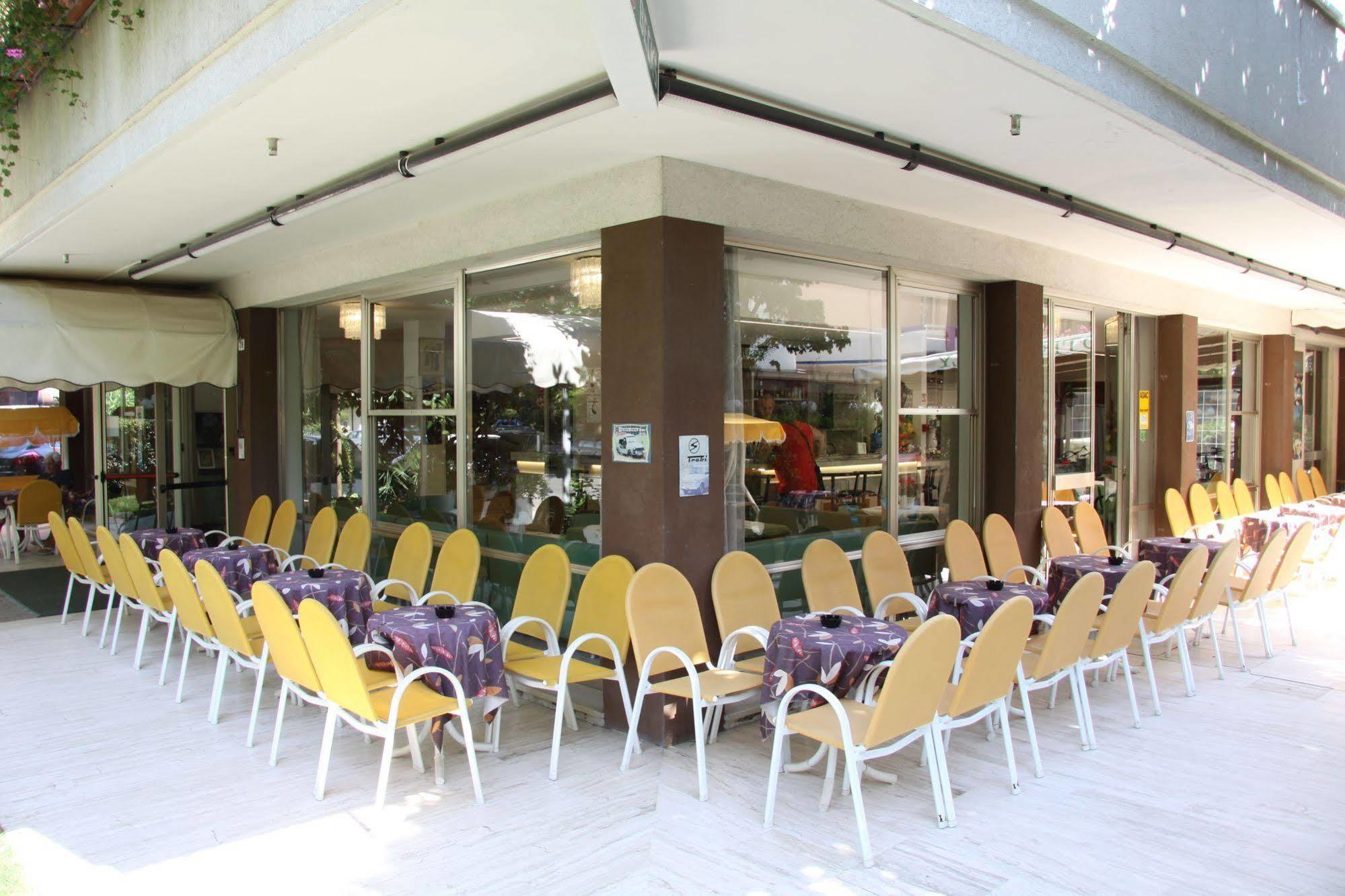 Hotel Tilly Cesenatico Kültér fotó