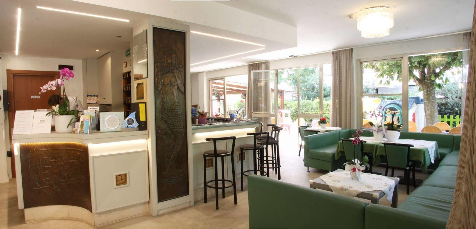 Hotel Tilly Cesenatico Kültér fotó